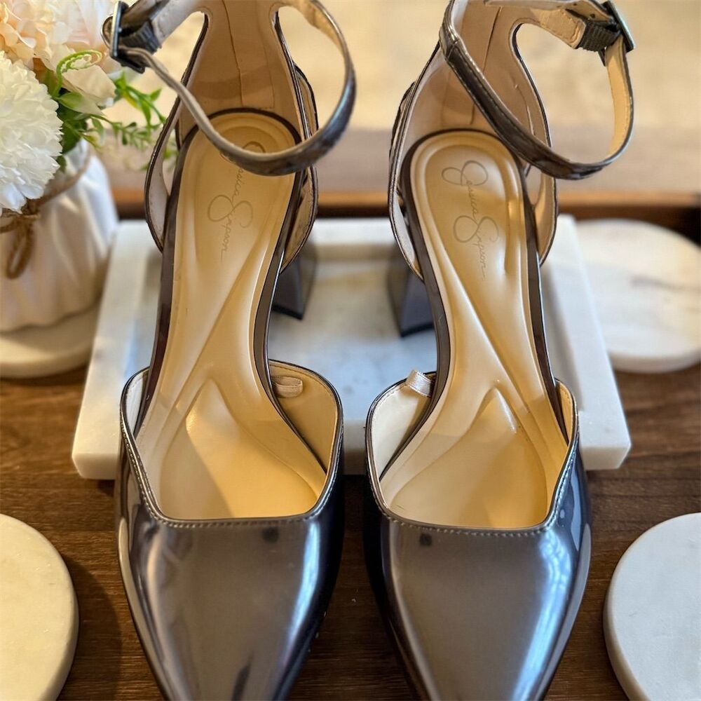 Jessica Simpson Women's Silver Pointed Toe Pumps Size 5.5 Formal Heel